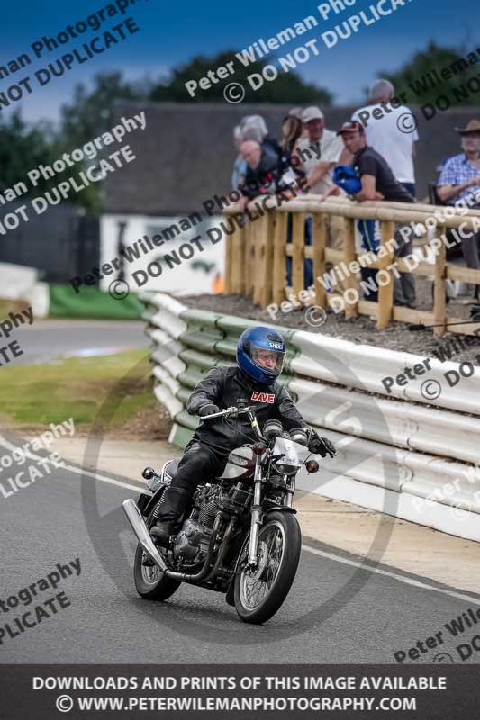 Vintage motorcycle club;eventdigitalimages;mallory park;mallory park trackday photographs;no limits trackdays;peter wileman photography;trackday digital images;trackday photos;vmcc festival 1000 bikes photographs